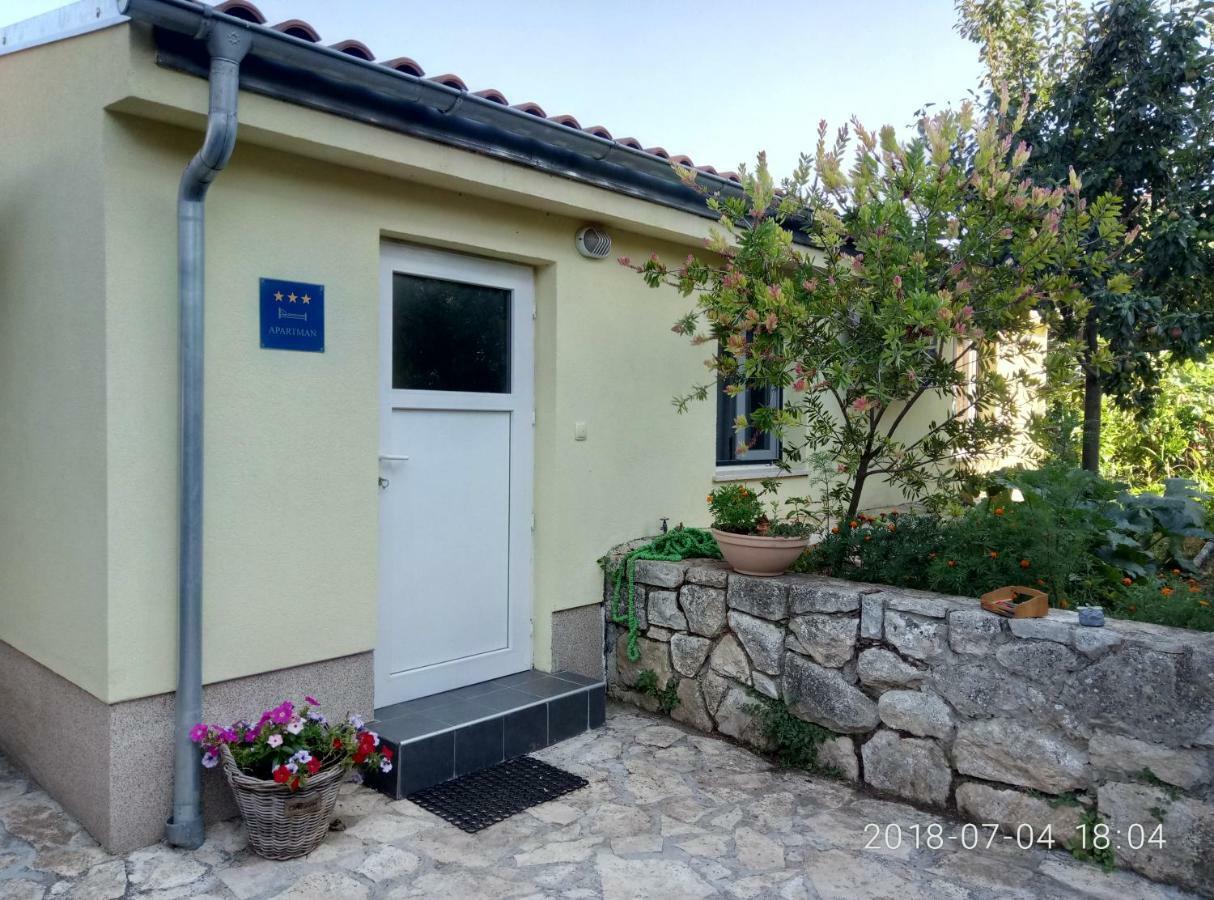 Apartman Vivian Pula Zewnętrze zdjęcie